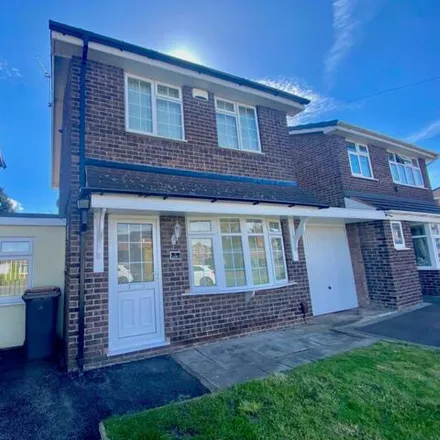 Rent this 3 bed house on Stubbs Close in Bedworth, CV12 8BZ