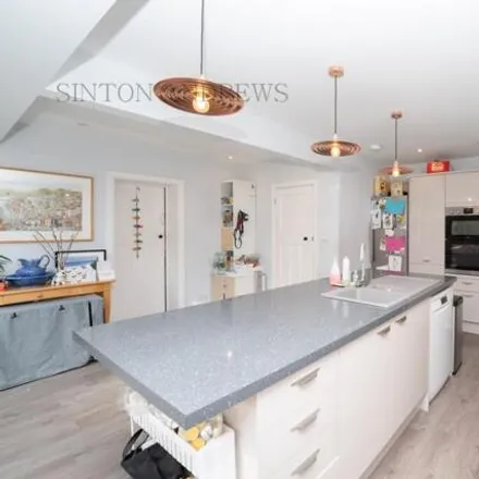 Image 3 - 15A Erlesmere Gardens, London, W13 9TZ, United Kingdom - House for rent