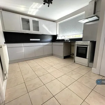 Rent this 3 bed townhouse on Havenwood Rise in Nottingham, NG11 9HE