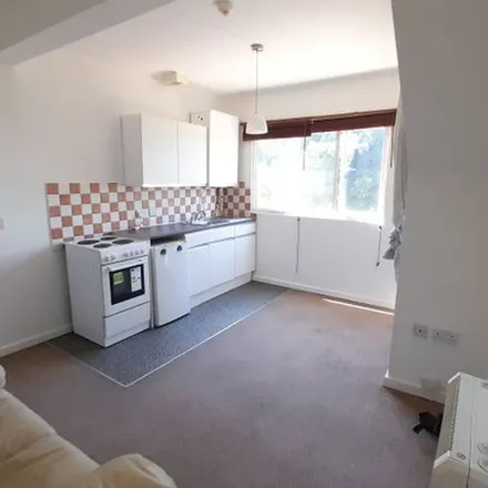 Rent this 1 bed apartment on Brantwood Road in Luton, LU1 1JJ