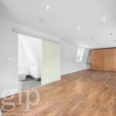 Image 6 - Mr Topper's, Moor Street, London, W1D 5NH, United Kingdom - Apartment for rent