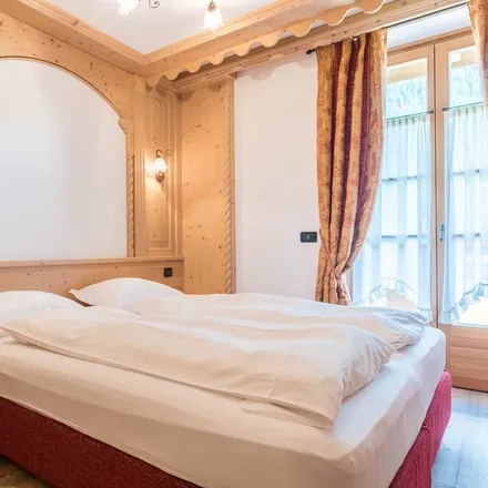 Rent this 2 bed apartment on 38020 Commezzadura TN
