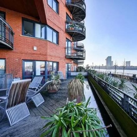 Image 2 - 3 Arnhem Place, Millwall, London, E14 8PD, United Kingdom - Apartment for sale