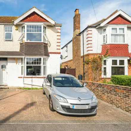 Buy this 4 bed duplex on Ringwood Road in Eastbourne, BN22 8TN