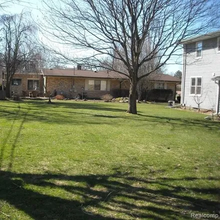 Image 3 - 1220 Pleasant View Drive, Flushing, MI 48433, USA - House for sale