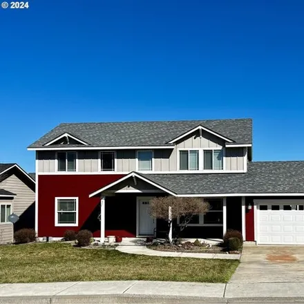 Buy this 4 bed house on 1988 Southwest 3rd Street in Pendleton, OR 97801