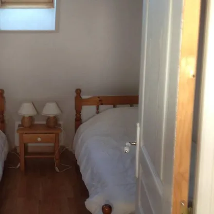 Rent this 1 bed townhouse on 35800 Saint-Briac-sur-Mer