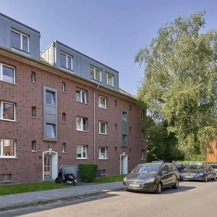 Rent this 2 bed apartment on Geesmoor 33 in 22453 Hamburg, Germany