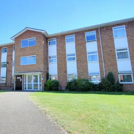 Rent this 2 bed room on Valerie Court in 17-40 Bath Road, Reading