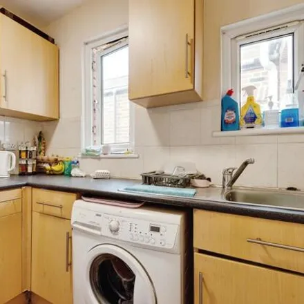 Image 3 - Cobbold Road, Dudden Hill, London, NW10 9SX, United Kingdom - Apartment for sale