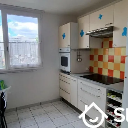 Rent this 5 bed apartment on L'Adresse - Synergie Immobilier in Avenue du Général de Gaulle, 77420 Champs-sur-Marne