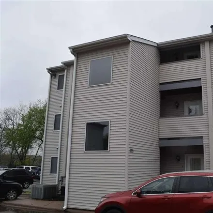 Buy this 2 bed condo on Chez Grace in 424 6th Avenue, Coralville