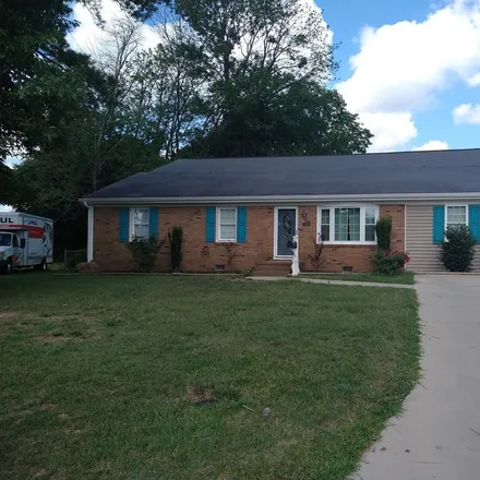 Buy this 5 bed house on 113 Briarcliff Circle in Roanoke Rapids, NC 27870