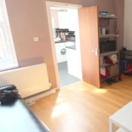 Rent this 6 bed townhouse on Back Ashville Grove in Leeds, LS6 1LX