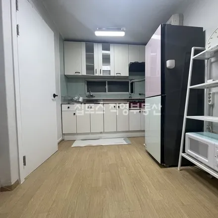 Rent this 2 bed apartment on 서울특별시 마포구 연남동 561-10
