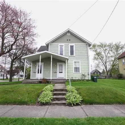 Buy this 3 bed house on 550 Creedmore Avenue in Barberton, OH 44203