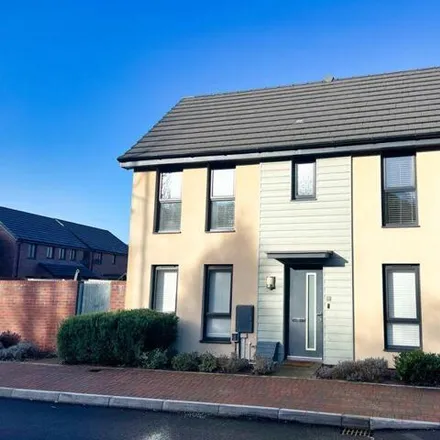 Buy this 3 bed duplex on Ffordd y Dociau in Barry, CF62 5DJ