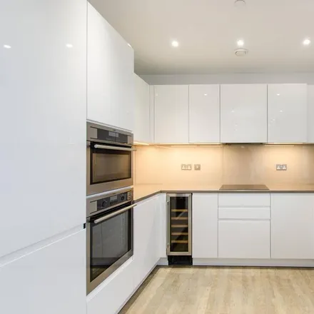 Image 4 - Wedgewood Apartments, Wandsworth Road, London, SW8 2EW, United Kingdom - Apartment for rent