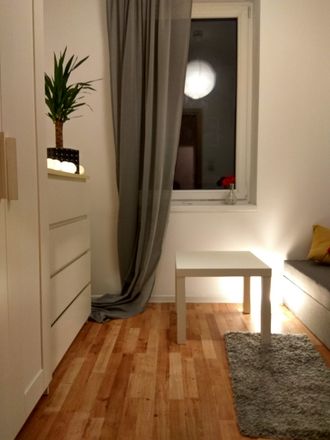 Rent this 3 bed room on Pokoju 10 in 40-859 Katowice, Poland