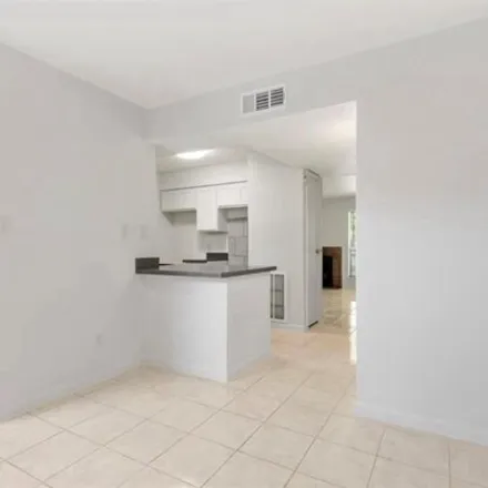 Image 2 - Imperial Valley Dr @ Greens Rd, Imperial Valley Drive, Houston, TX 77060, USA - Condo for rent