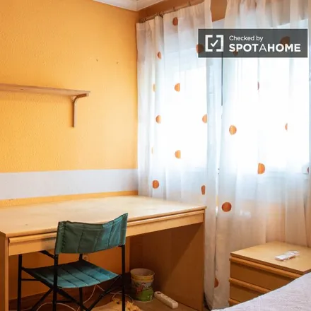 Rent this 3 bed room on Calle de Ichaso in 28041 Madrid, Spain