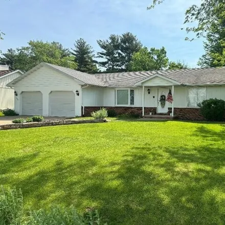 Buy this 3 bed house on Kellogg Golf Course in 7716 North Radnor Road, Peoria