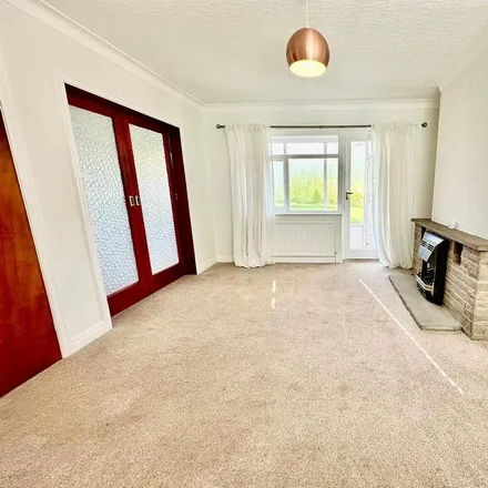 Image 2 - Grange View Gardens, Leeds, LS17 8NL, United Kingdom - House for rent