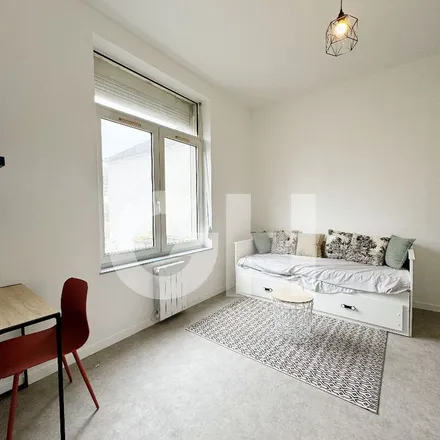 Image 2 - 95 Rue d'Hautmont, 59720 Louvroil, France - Apartment for rent