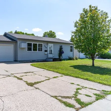 Image 1 - 1414 Hoven Lane, Noyes Junction, Crookston, MN 56716, USA - House for sale