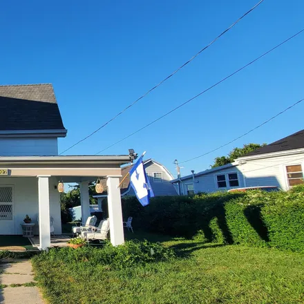 Buy this 2 bed house on 113 Jefferson Street in Winchester, KY 40391