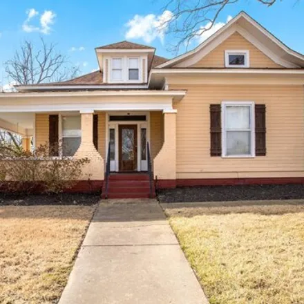 Buy this 3 bed house on 23 South College Street in Byhalia, Marshall County