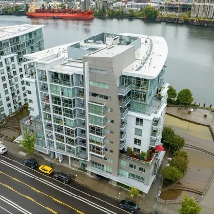 Buy this 1 bed condo on Willamette Greenway Trail in Portland, OR 97208