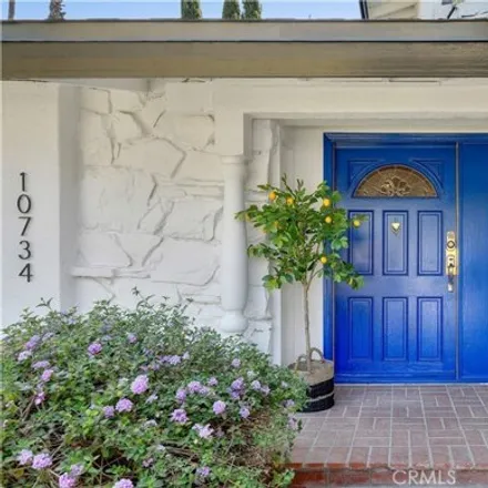 Image 2 - 10736 Springfield Avenue, Los Angeles, CA 91326, USA - House for sale