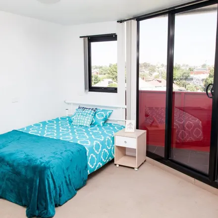 Image 2 - 110 Ballarat Road, Footscray VIC 3011, Australia - Apartment for rent