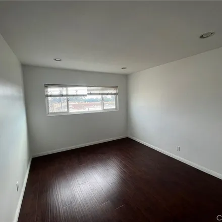 Image 7 - Bixby Royal, 2033 East 3rd Street, Long Beach, CA 90814, USA - Apartment for rent