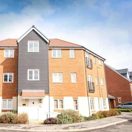 Rent this 1 bed apartment on Waxwing Park in Bracknell, RG12 8GS