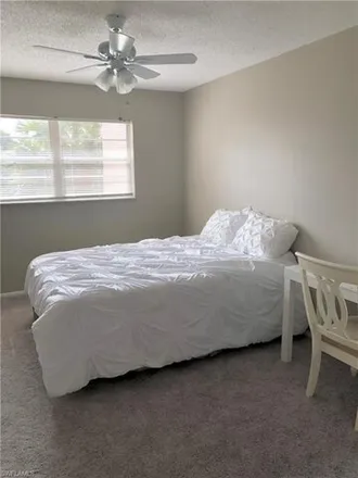 Image 6 - 323 Turtle Lake Court, Collier County, FL 34105, USA - Condo for rent