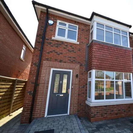 Buy this 3 bed duplex on Humber Street in Cleethorpes, DN35 8NN