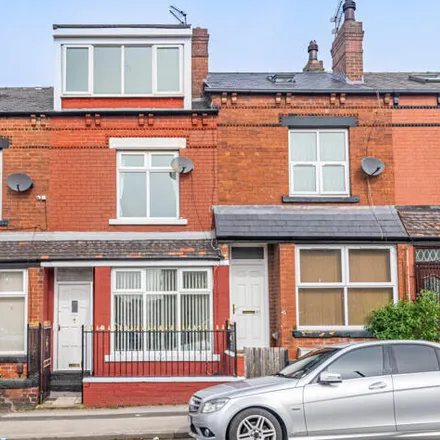 Buy this 4 bed townhouse on Back Chatsworth Road in Leeds, LS8 3QN