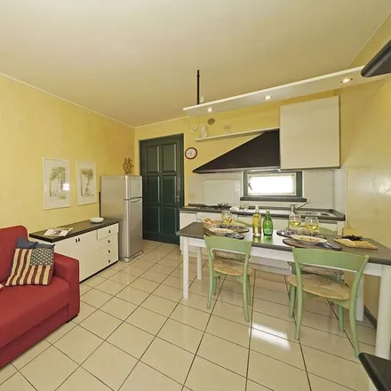 Image 2 - Sirmione, Via Costantino il Grande, 25019 Desenzano del Garda BS, Italy - Apartment for rent