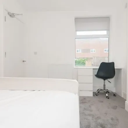 Rent this 3 bed townhouse on 49 City Road in Beeston, NG9 2LQ