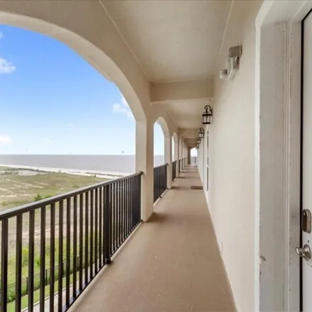 Image 4 - 510 5th Street, Henderson Point, Harrison County, MS 39571, USA - Condo for sale