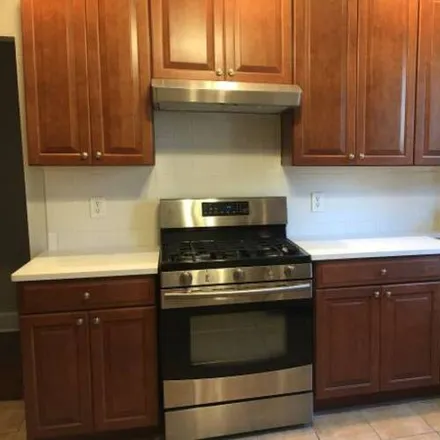 Rent this 6 bed apartment on S 9th Ave