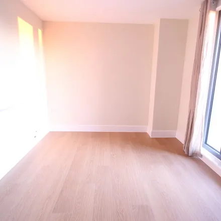Rent this 1 bed apartment on Dreams in High Road, Seven Kings