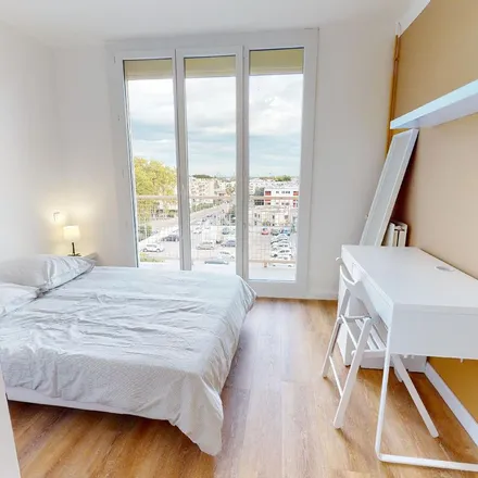 Rent this 3 bed apartment on 114 Rue Guillaume Janvier in 34070 Montpellier, France