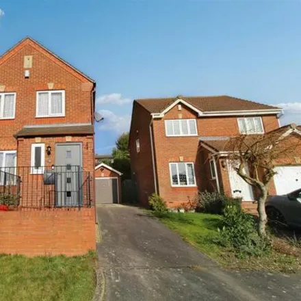 Rent this 3 bed house on Round Hill in Mapplewell, S75 5QJ