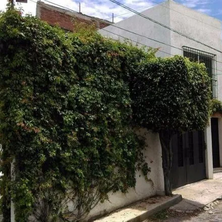 Rent this 3 bed house on Calle Caracola in Tlaltenango, 62270 Cuernavaca