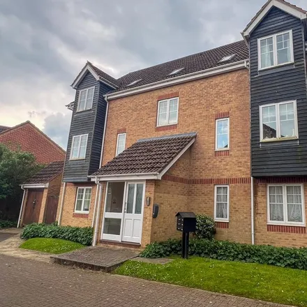 Rent this 2 bed apartment on Horseshoe End in Newbury, RG14 7XE
