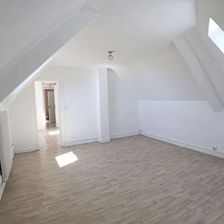Rent this 4 bed apartment on 2 Place du General de Gaulle in 76000 Rouen, France