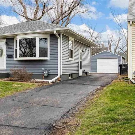 Buy this 2 bed house on 3823 D Avenue Northeast in Cedar Rapids, IA 52402